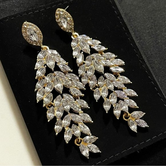 ✨Elegant Clear Crystal Rhinestones Chandelier Drop Earrings - Picture 3 of 4